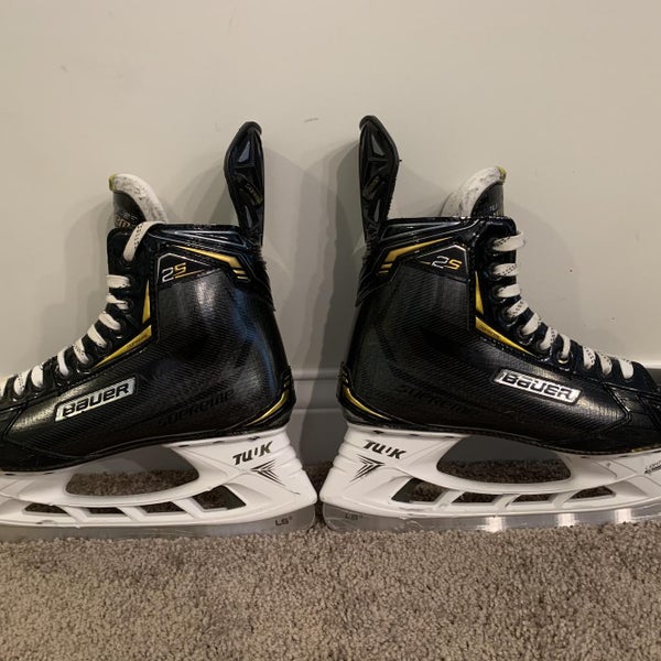 Senior Bauer Supreme 2S Extra Wide Width Size 9.5 Hockey Skates