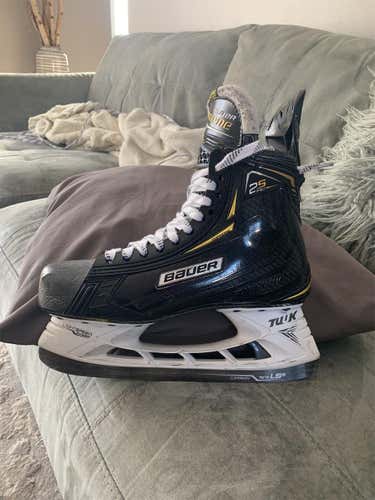 Senior Bauer Supreme 2S Pro Regular Width  Size 8 Hockey Skates