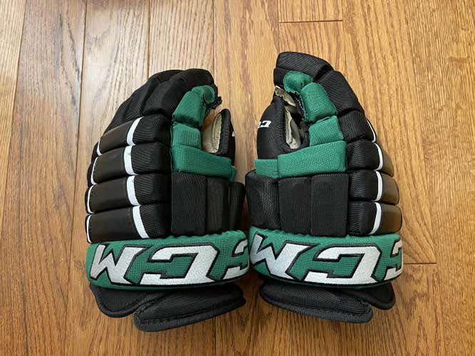 UND North Dakota Used CCM HG4PC Four Roll Gloves 13"