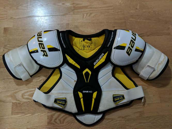 Used Senior Medium Bauer Supreme One 40 Shoulder Pads