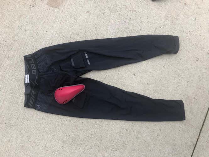 Black Men's Used Youth XL Bauer Compression