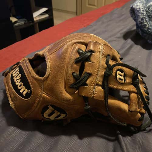 Brown High School/College Infield A2000 11.5" Baseball Glove