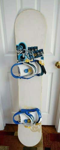 NITRO T1 SNOWBOARD SIZE 146 CM WITH MEDIUM ROSSIGNOL BINDINGS