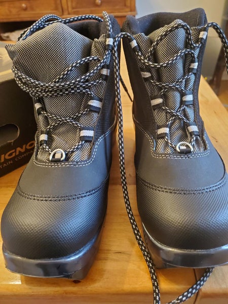 Kids US 6.5 Rossignol Cross Country Ski Boots