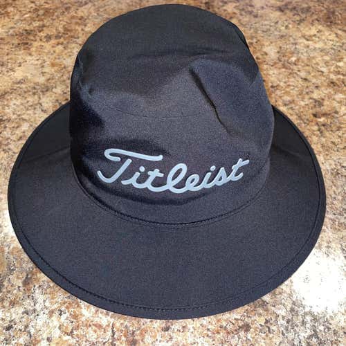 Black Adult Small / Medium Titleist