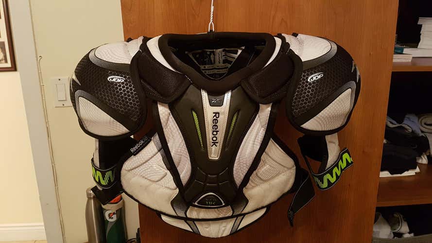 Used Senior Small Reebok 11K Shoulder Pads
