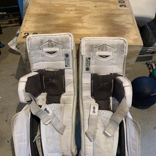 White Senior 35" Bauer Vapor 2X Pro Goalie Leg Pads