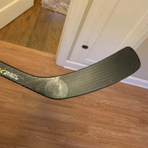 Senior Right Handed Alpha QX Mid Pattern  Hockey Stick