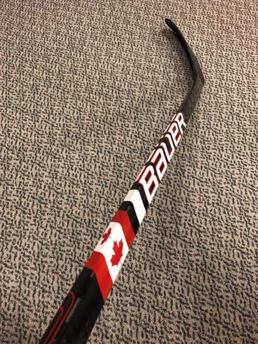 Senior Right Handed Supreme 2S P28M Pattern 87 Flex Pro Stock Hockey Stick