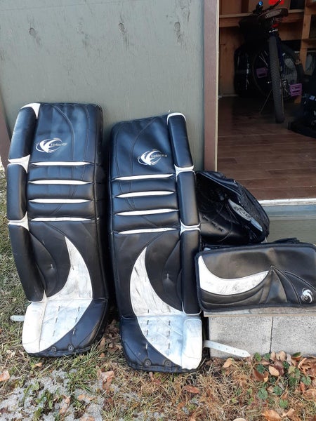 Vaughn Velocity 7200 Leg pads, glove, and blocker