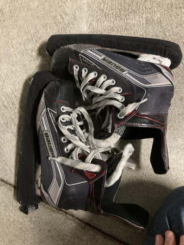 Used Senior Bauer Vapor X500 Hockey Skates Size 6.5