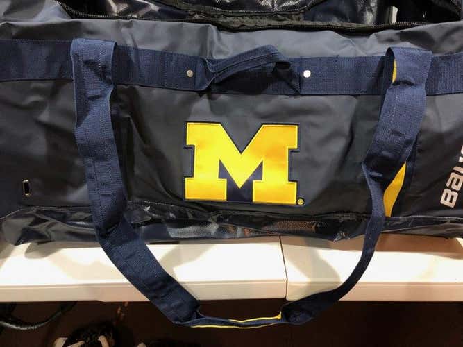 University Of Michigan New Bauer pro carry hockey bag