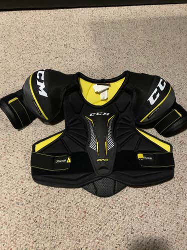CCM Tacks 9040 Shoulder Pads Senior Medium