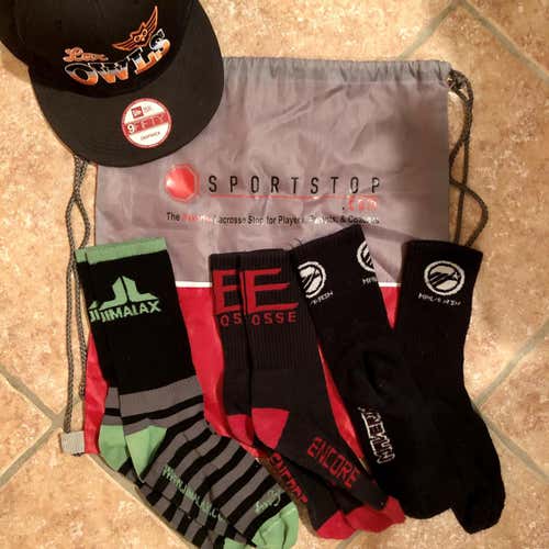 Socks & Drawstring Bag & Hat Combo