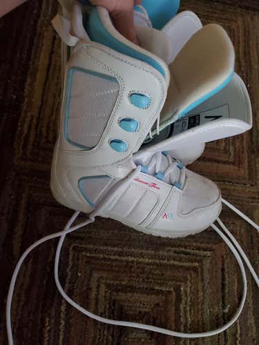 Used Women's Size 5.0 (Women's 6.0) Flow Snowboard Boots Freeride Soft Flex