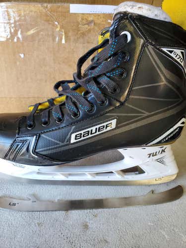 Used Senior Bauer Hockey Skates Regular Width Size 10.5