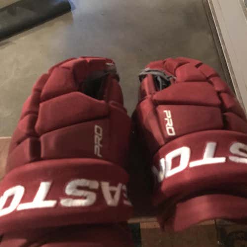 Coyotes Easton Gloves Pro Stock Red