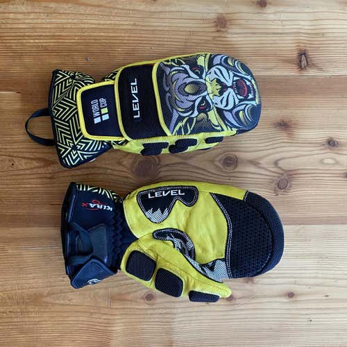 Yellow Adult Medium Level World Cup Mittens