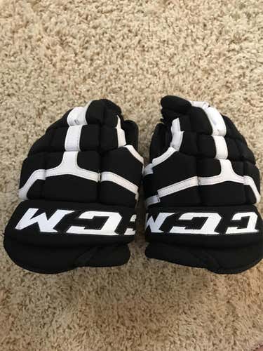 Black Youth CCM C300 8"  Gloves