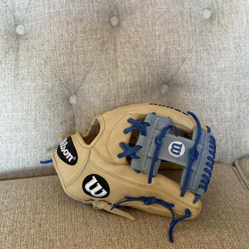 Wilson A2000 1787 CWS Custom BYOG 11.75"