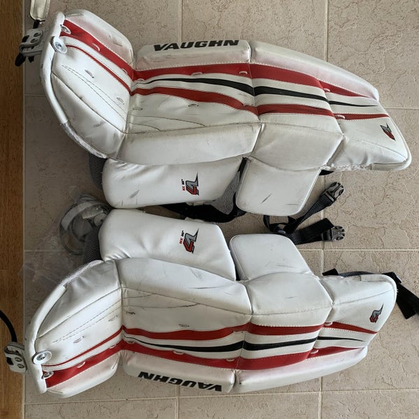 White Junior 24" Vaughn Vaughn V7 XR Goalie Leg Pads