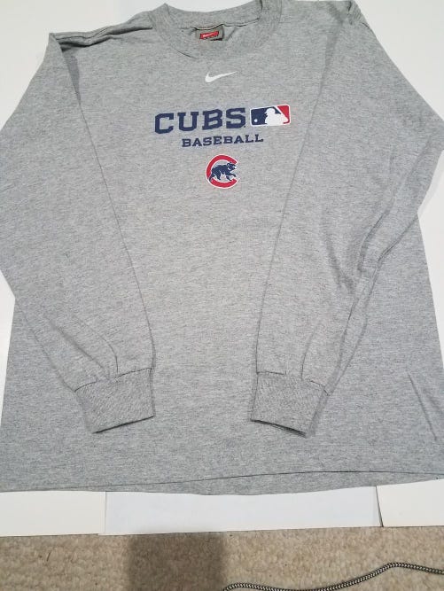 Chicago Cubs Gray Used Unisex Youth Large Nike Shirt