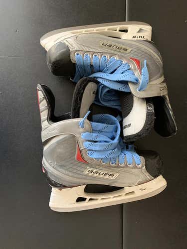 Used Junior Bauer Vapor Hockey Skates Size 6