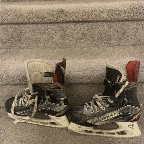 Junior Bauer Vapor X800 Regular Width Size 6 Hockey Skates