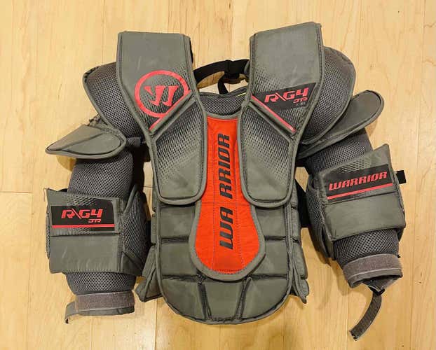 Junior L-XL Warrior Ritual G4 Goalie Chest Protector