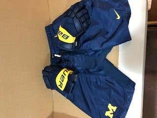 Used Senior Small Bauer Pant Shell Pro Stock & Gloves