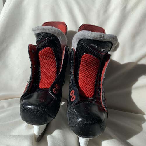 Youth Bauer Vapor 1X Regular Width  Size 10 Hockey Skates