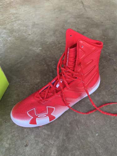 Under Armour HighlightRed Men's Molded Cleats High Top