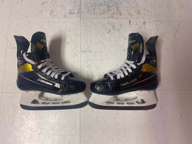 Junior Bauer Ultrasonic Size 4 Fit 2 Hockey Skates