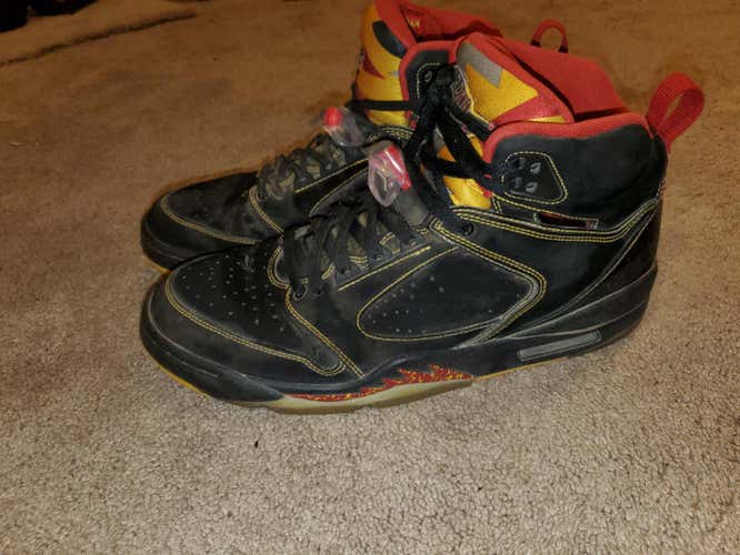 Black Used Men's Size 12 (Women's 13) Air Jordan Shoes