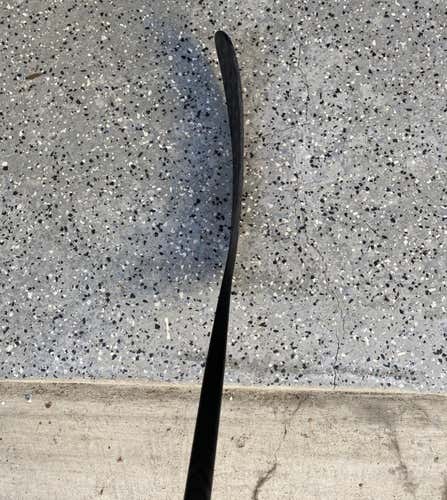 Senior Right Handed Super Tacks 2.0 Mid Pattern Pro Stock Hockey Stick