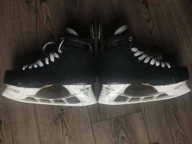 Game Used Senior CCM Super Tacks AS1 Hockey Skates Regular Width Pro Stock Size 9