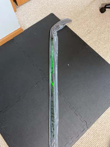 Senior Left Hand Supreme ADV Mid Pattern  Hockey Stick