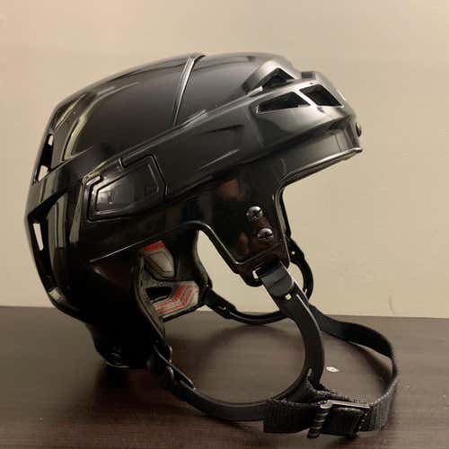 PRO STOCK CCM V10 HELMET - RARE - NEW UNUSED - Size Medium
