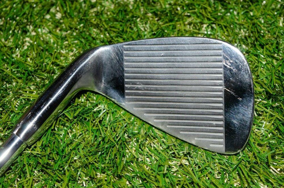 Wilson 	K-28 	8 Iron 	Right Handed	35.5"	Steel 	Stiff 	New Grip