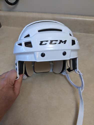 White New Medium CCM Vector V08 Helmet Pro Stock