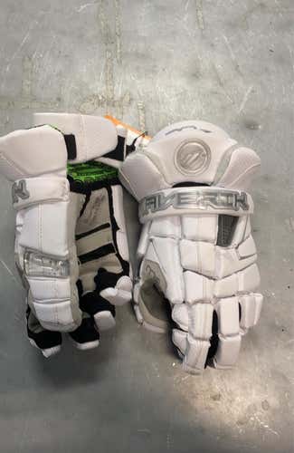 Used Maverik M4 Gloves 12" White