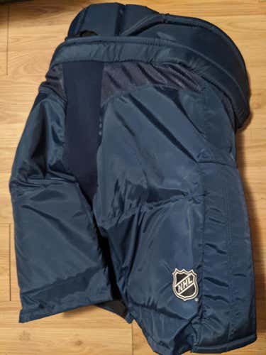 New Senior Medium CCM HP35 Hockey Pants Pro Stock Navy Capitals
