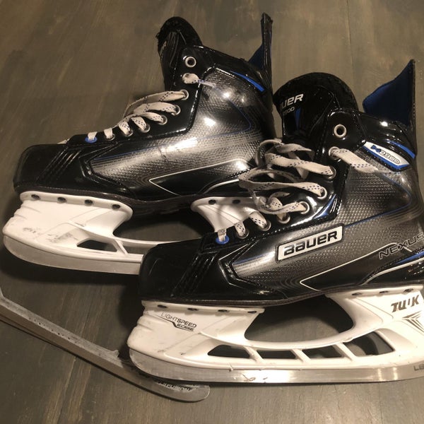Senior Bauer Nexus 2900 Regular Width Size 8 Hockey Skates