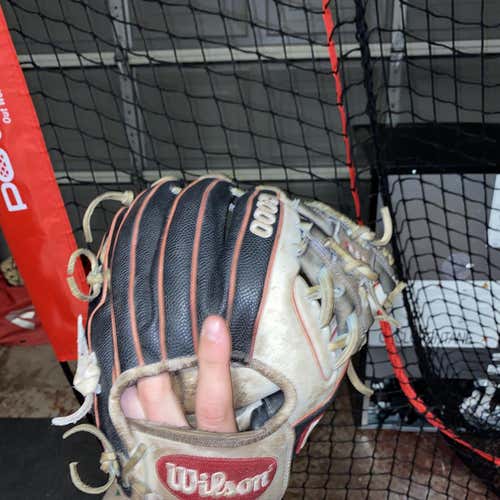 High School/College Infield A2000 11.5" Baseball Glove