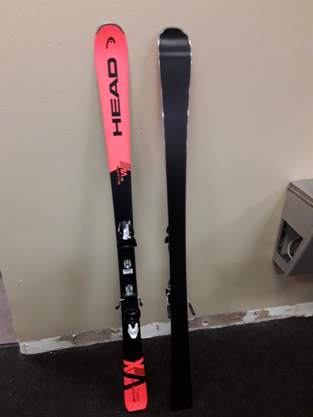 New HEAD Shape Skis SidelineSwap