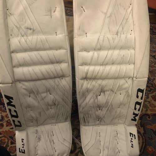 White Intermediate 32" CCM Extreme flex 4.9  Goalie Leg Pads