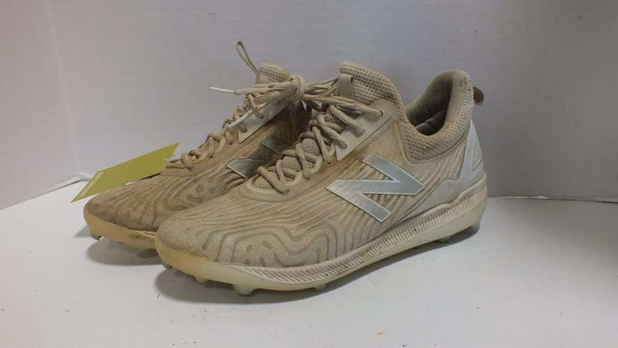 Used New Balance Senior 9 Baseball & Softball Cleats