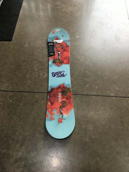 Used Burton Sweet Tooth 136 Cm Snowboard Girls Boards