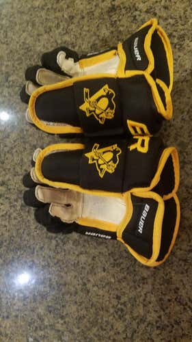 Used Bauer 4 Roll Gloves 10" Pittsburgh Penguins