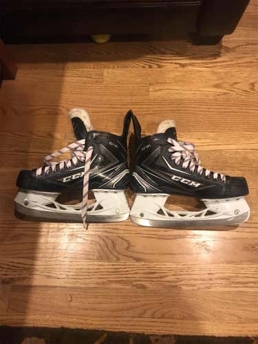 Junior CCM RibCor 64K Regular Width Size 5.5 Hockey Skates